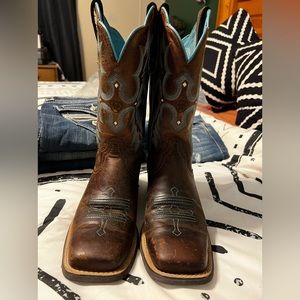 Like new square toe boots.